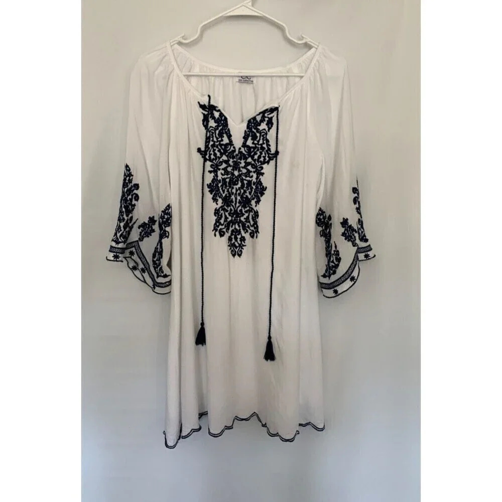 C|C Chic Connection Boho Mini Dress w/Tassel Tie White/Blue Floral Embroidery Lg